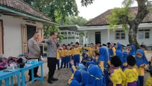 Lebih Dalam Mengenal Polri, Polsek Pagu Beri Sosialisasi Siswa dan Wali Murid TK Kusuma Mulia Kapurejo
