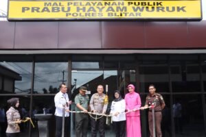 Kapolres Blitar Bersama Bupati Resmikan Mal Pelayanan Publik “Prabu Hayam Wuruk”