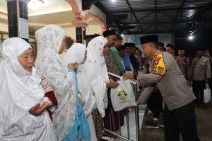 Kapolres Kediri Kota Sholat Subuh Keliling, Perkuat Kebersamaan Dengan Warga