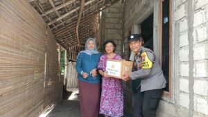 Polsek Pagu Rutin Berikan Bantuan Kepada Warga Yang Membutuhkan