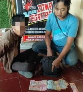 Polres Nganjuk Amankan Pelaku Pencurian Tas berisi uang di Dsn. Jarakan, Kel. Warujayeng Kec.Tanjunganom