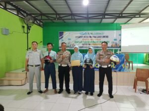 Police Goes To School: Satlantas Polres Kediri Kota Ajarkan Siswa MTs Negeri 3 Pentingnya Keselamatan Berlalu Lintas