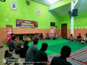 Polsek Warujayeng Gelar Curhat Kamtibmas di Balai Desa Sidoharjo, Tanjunganom