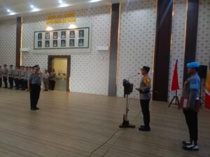 Kapolres Kediri Kota Pimpin Upacara Kenaikan Pangkat Pengabdian