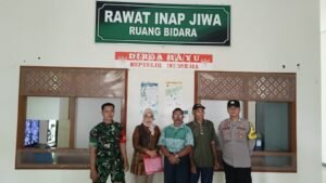 Polsek Warujayeng Bantu ODGJ Jalani Pengobatan di RSU Caruban