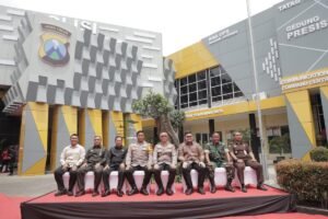 Revitalisasi Gedung Mapolres Kediri Di Resmikan,Kapolda Jatim Berharap Pelayanan Kepada Masyarakat Bisa Lebih Aman Dan Nyaman