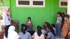 Polres Pasuruan Beri Trauma Healing Anak – anak Korban Bencana Tanah Gerak di Purwodadi