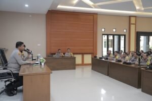 Tingkatan Kualitas Pelayanan, Kapolres Kediri Beri Pengarahan Bhabinkamtibmas dan Polisi RW