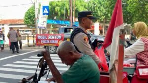 Mobil Senyum Polsek Gurah, Tulus Berbagi Kepada Sesama