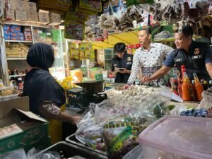 Polisi Bersama TPID Kabupaten Bojonegoro Sidak Pasar Tradisional Jelang Ramadhan