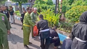 Kompak, Polres Pasuruan Kota Bersih – bersih Sampah Bersama Ratusan Pesilat dari Berbagai Perguruan