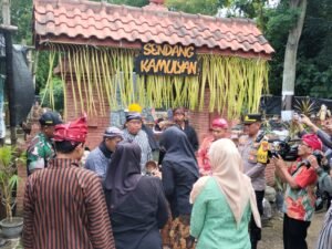 HUT Kabupaten Kediri ke-1221, Kapolsek Pare Hadiri Prosesi Pengambilan Air Sendang Kamulyan