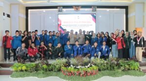 Polres Nganjuk dan Mahasiswa Salurkan 300 Bingkisan Bansos Sambut Ramadhan