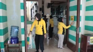 Sambut Ramadan, Polres Nganjuk Bersihkan Masjid di Kota dan Polsek Jajaran