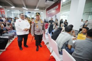 Kapolri Tinjau Bakti Kesehatan “Polri Untuk Masyarakat” di PT Tah Sung Hung, Brebes
