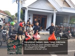 Berbagi Berkah Media Metrotv9news Bersama Forum Anak dan Kepala Desa Kedak Bagi Takjil Gratis Di Bulan Suci Ramadhan 1446 H.