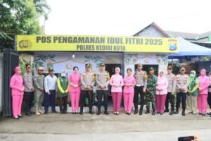 Motivasi Personel Ops Ketupat, Kapolres Kediri Kota Beserta Ketua Bhayangkari Kunjungi Pos Pam dan Pos Yan