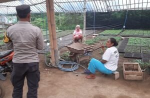 Dukung Program Asta Cita, Polisi Kediri Dampingi Warga Manfaatkan Lahan Perkebunan