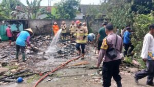 Kebakaran Rumah di Banaranwetan, Polsek Bagor Bergerak Cepat