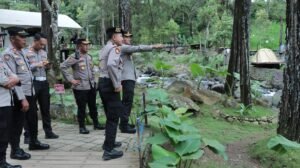 Libur Lebaran, Kapolres Pantau Wisata Jolotundo Pastikan Keamanan Pengunjung