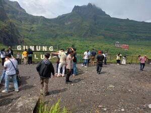 Polsek Ngancar Patroli Obyek Wisata Gunung Kelud,Pastikan Pengunjung Aman Dan Nyaman