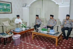 Pupuk Sinergitas Dengan Ulama Kapolda Jatim Kunjungi Ketua Umum MUI di Kota Kediri