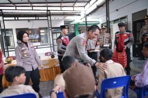 Program Pasabber  Kapolres Situbondo Berbagi Makanan Bergizi Untuk Anak Berkebutuhan Khusus