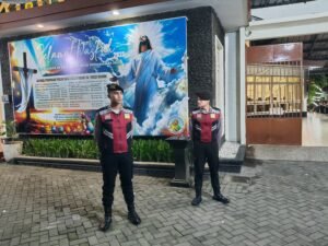 Polres Kediri Kota Amankan Puncak Ibadah Paskah 2025  Di Sejumlah Gereja Guna Ciptakan Rasa Aman  