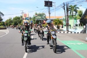 Perkuat Sinergisitas TNI – POLRI, Polres Kediri Kota Bersama Kodim 0809 Gelar Patroli Gabungan