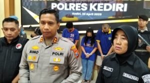 Pertama Dalam Sejarah Polres Kediri Gagalkan Peredaran Sabu Hampir 1 Kg,Sepasang Suami Istri Terancam Hukuman Mati
