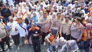Polisi Lakukan Pengawalan,  Peringatan Hari Buruh di Pasuruan Berlangsung Kondusif