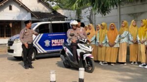 Polres Kediri Kenalkan Program Keselamatan Berkendara di Ponpes, Edukasi Santri Sejak Dini