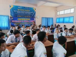Police Goes to School di SMK Negeri 1, Satlantas Kediri Kota Tekankan Etika Berlalu Lintas