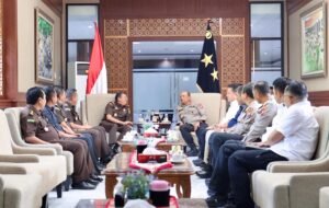 Kapolda Jatim Terima Kunjungan Kajati Perkuat Sinergitas Antar Lembaga Penegak Hukum