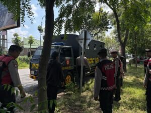 Polres Nganjuk Tertibkan Premanisme, Amankan Pengamen di Lampu Merah Jlumpang.