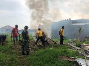 Kerja Bhakti Muspika dan Warga Warnai Bulan Gotong Royong di Pare
