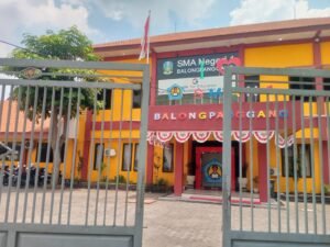 Diduga Lakukan Pungli, Kepala Sekolah SMA Negeri 1 Balongpanggang Bungkam Saat Dikonfirmasi