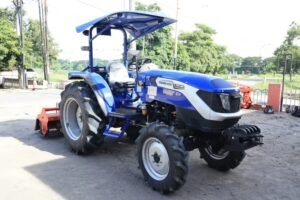 Sambang Petani di Kepuhklagen, Wabup Alif Serahkan Traktor dan Sosialisasikan Diskon Pupuk untuk Petani