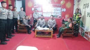 Kapolsek Gedangan Kunjungi Pos PAM TL Medaeng Waru, Pastikan Kesiapan Ops Lilin Semeru 2025