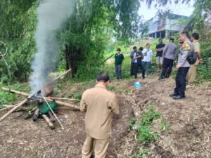 Arena Judi Sabung Ayam di Desa Mendalan Pandaan Dibakar, Polisi Tegaskan Tak Ada Toleransi Perjudian