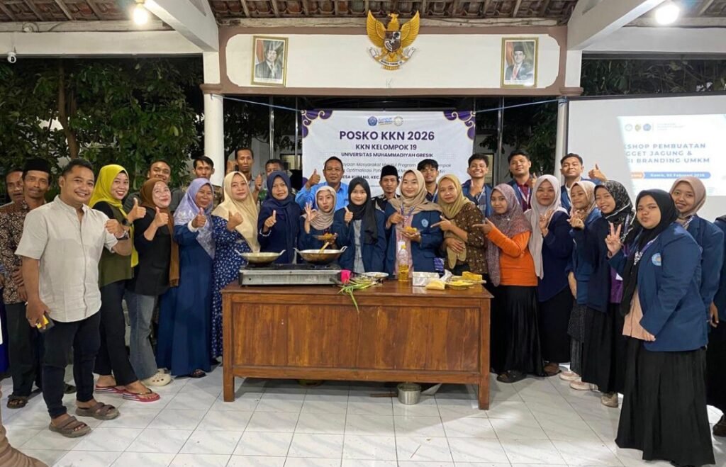 Kuliah kerja nyata Mahasiswa Universitas Muhammadiyah Gresik,dorong Inovasi Olahan Jagung dan Branding UMKM di Desa Kupang